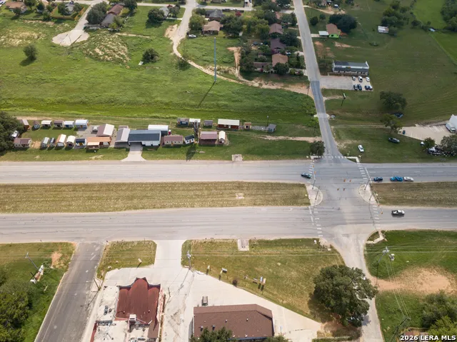 1804 Sutherland Springs Floresville, TX 78114