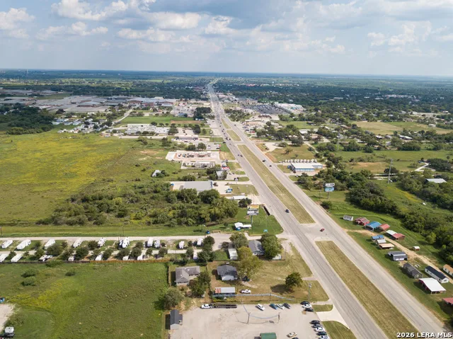 1804 Sutherland Springs Floresville, TX 78114
