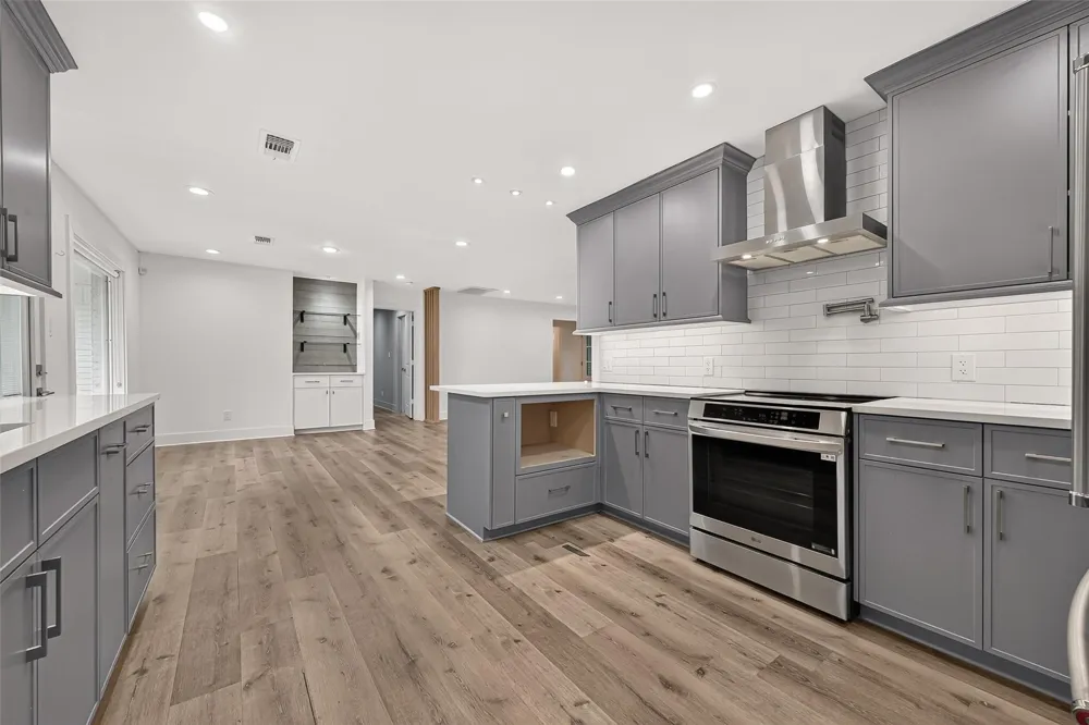 10819 Oasis Drive Houston, TX 77096