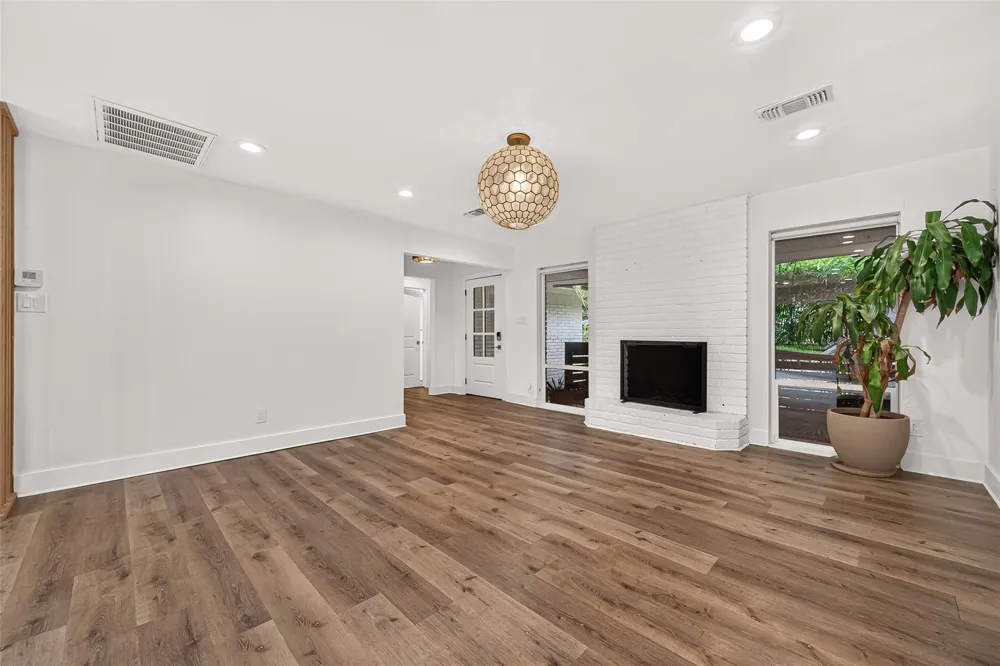 10819 Oasis Drive Houston, TX 77096