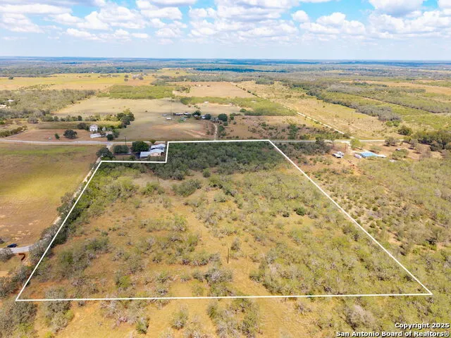 211 HALM RD Seguin, TX 78155