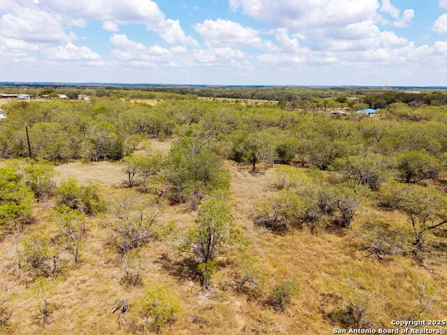 211 HALM RD Seguin, TX 78155
