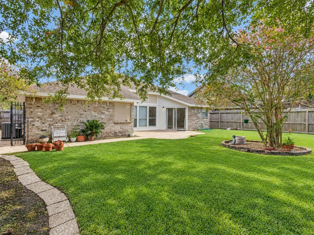15814 Roxton Ridge Drive Houston, TX 77598