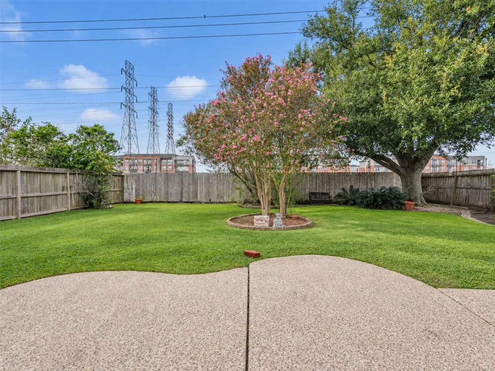 15814 Roxton Ridge Drive Houston, TX 77598