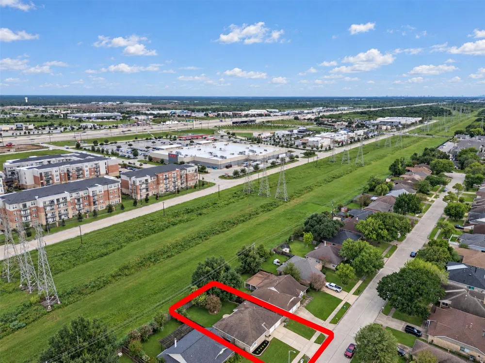 15814 Roxton Ridge Drive Houston, TX 77598
