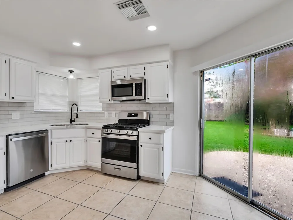 15814 Roxton Ridge Drive Houston, TX 77598