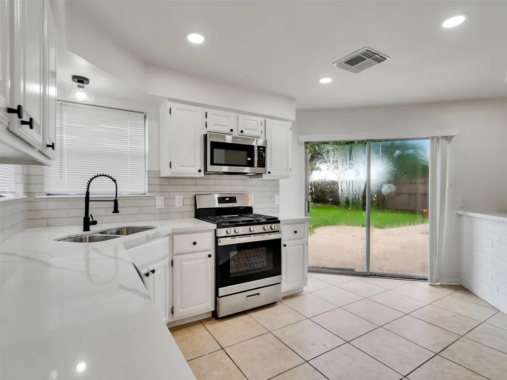 15814 Roxton Ridge Drive Houston, TX 77598