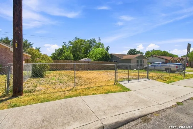 614 Whitman Ave San Antonio, TX 78211