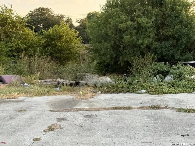 6711 BROTHERS LN San Antonio, TX 78239