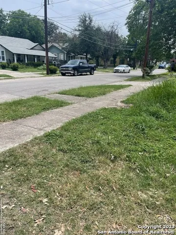 812 W HOLLYWOOD AVE San Antonio, TX 78212