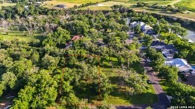 111 Arroyo Seguin, TX 78155