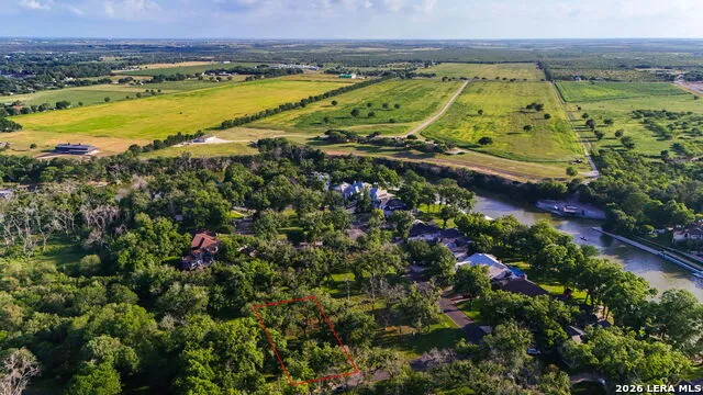 111 Arroyo Seguin, TX 78155