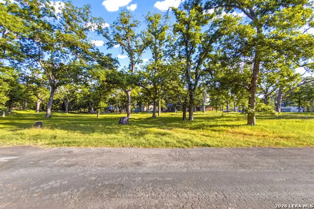 111 Arroyo Seguin, TX 78155