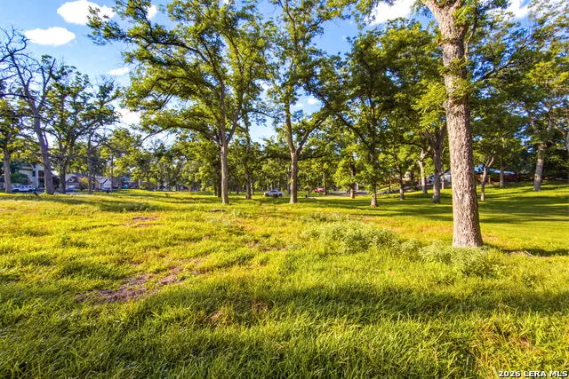 111 Arroyo Seguin, TX 78155