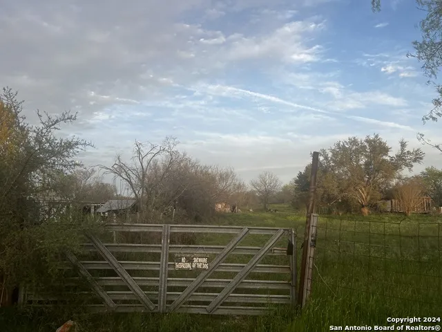 15750 SHEPHERD RD Atascosa, TX 78002
