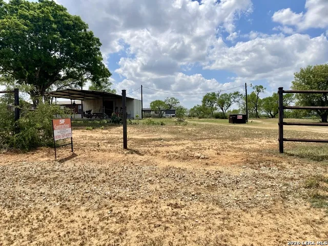 2566 FM 539 La Vernia, TX 78121