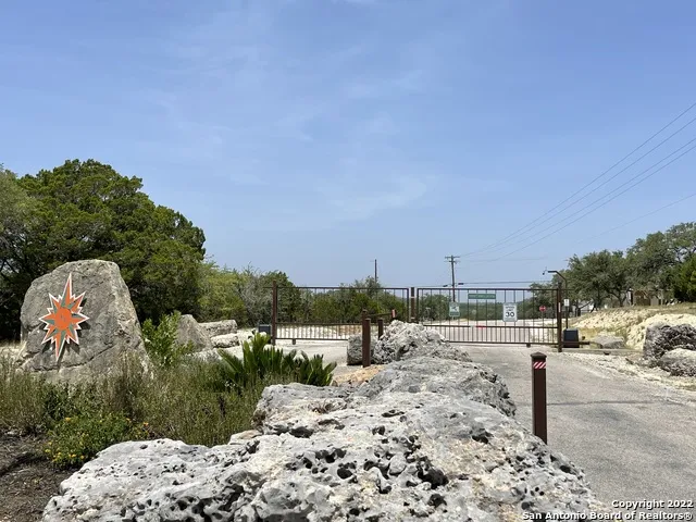 421 BLUEBONNET BREEZE Canyon Lake, TX 78133