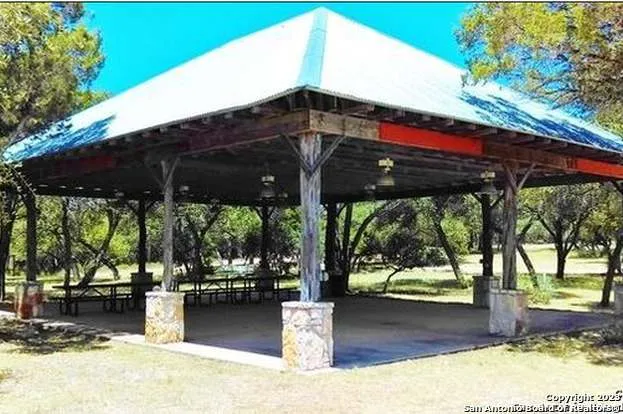 224 Private Road 1717 Mico, TX 78056