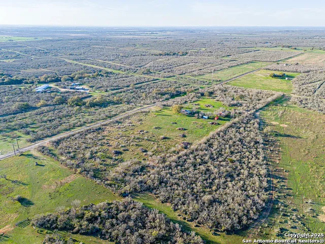 2693 county road 467 Devine, TX 78016