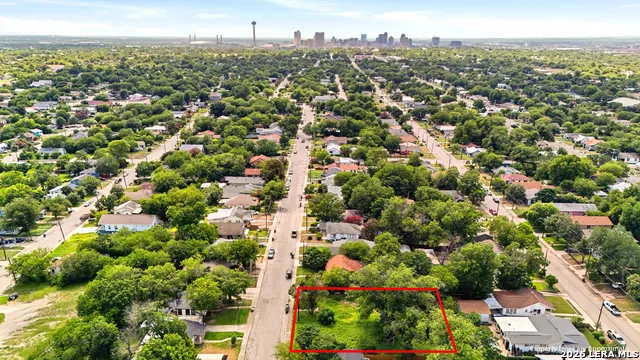 2143 E Crockett St San Antonio, TX 78202