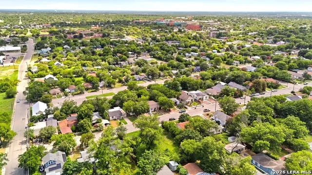 2143 E Crockett St San Antonio, TX 78202