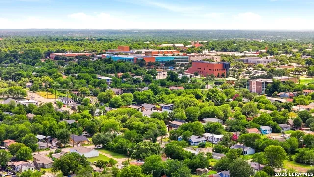 2143 E Crockett St San Antonio, TX 78202