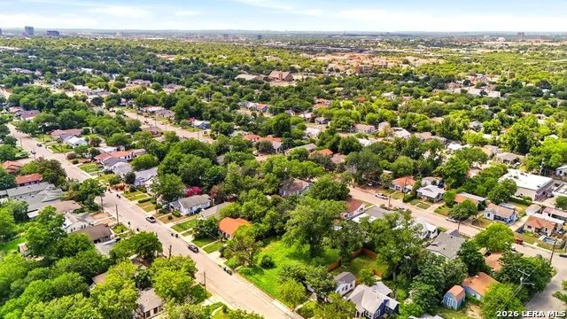 2143 E Crockett St San Antonio, TX 78202