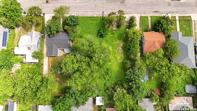 2143 E Crockett St San Antonio, TX 78202