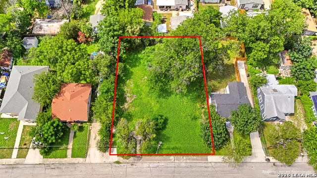 2143 E Crockett St San Antonio, TX 78202