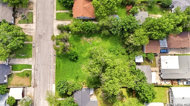 2143 E Crockett St San Antonio, TX 78202