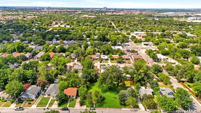 2143 E Crockett St San Antonio, TX 78202