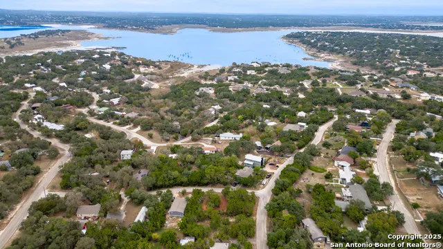 799 Hillside Canyon Lake, TX 78133