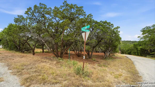 799 Hillside Canyon Lake, TX 78133
