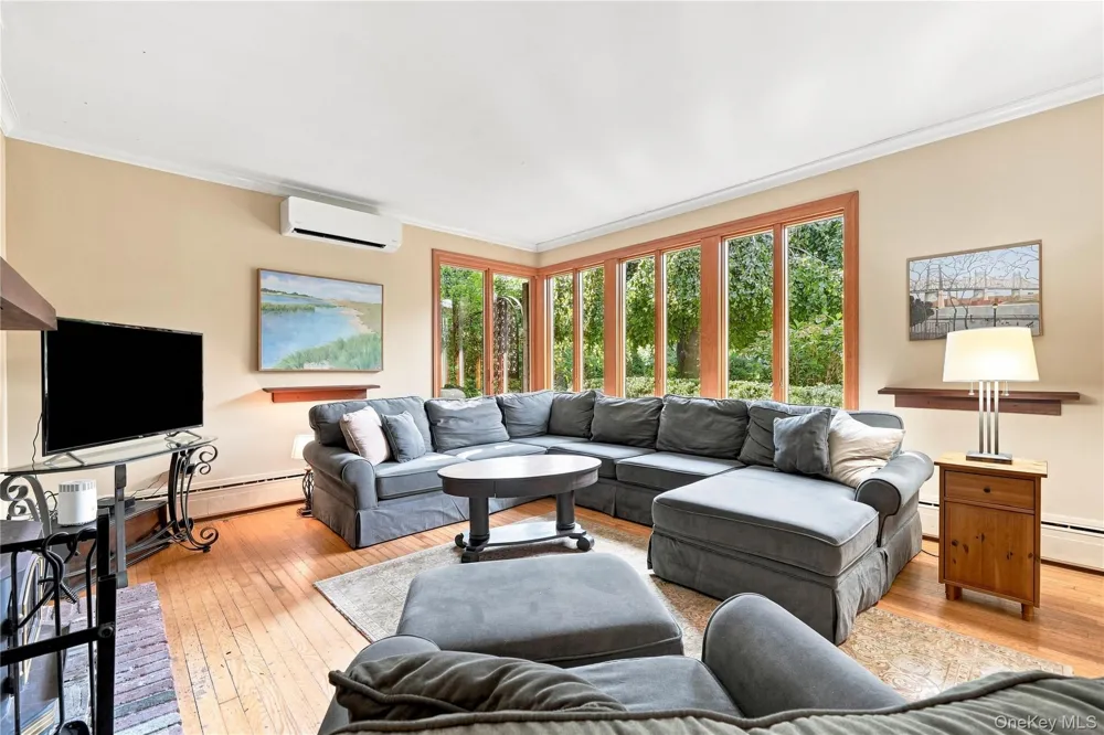 4 Saltmeadow Lane Bayport, NY 11705