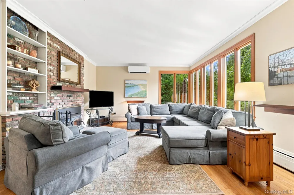 4 Saltmeadow Lane Bayport, NY 11705