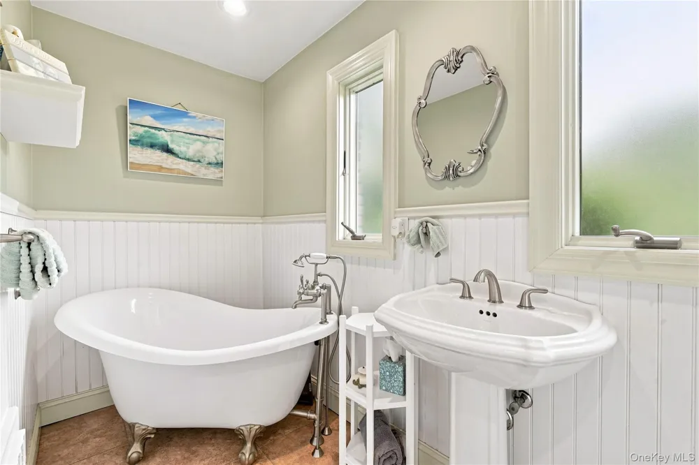 4 Saltmeadow Lane Bayport, NY 11705
