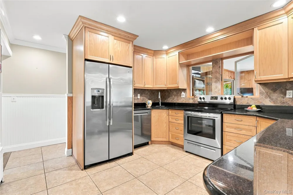 4 Saltmeadow Lane Bayport, NY 11705