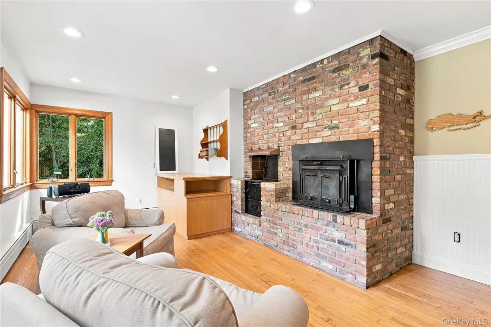4 Saltmeadow Lane Bayport, NY 11705