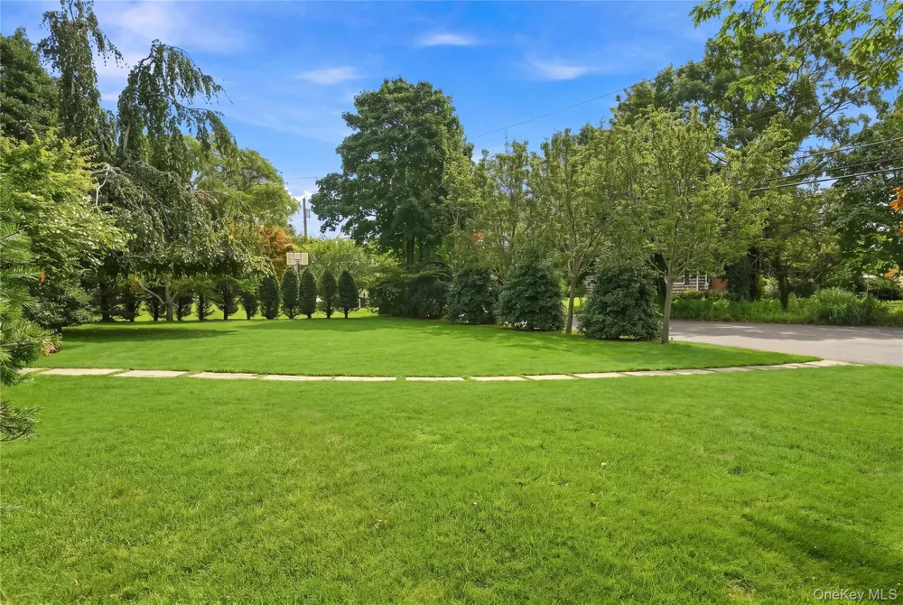 4 Saltmeadow Lane Bayport, NY 11705