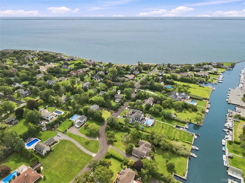 4 Saltmeadow Lane Bayport, NY 11705