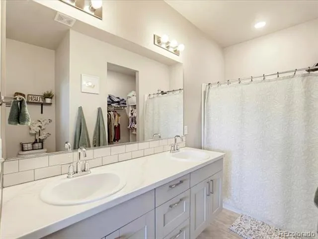 1122 Cottontail Lane Wiggins, CO 80654