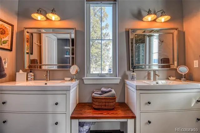 237 Ridge Rd Twin Lakes, CO 81251