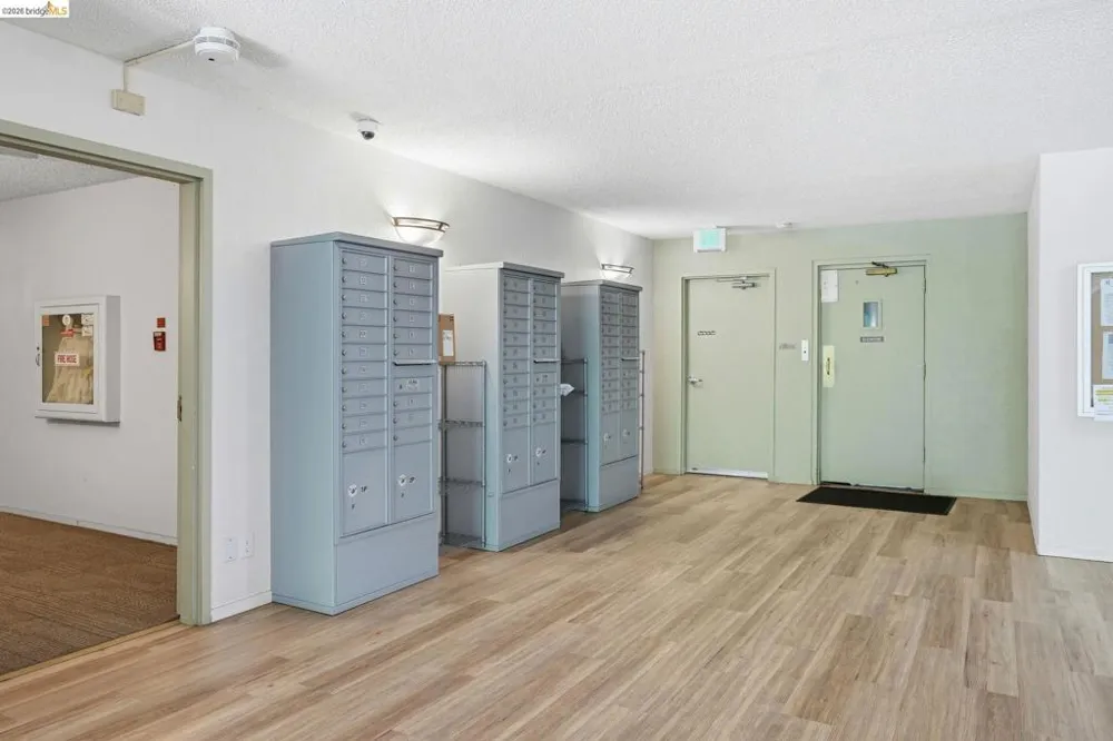 955 Shorepoint Court #208 Alameda, CA 94501