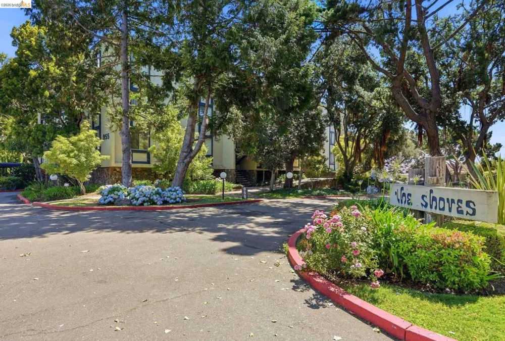 955 Shorepoint Court #208 Alameda, CA 94501