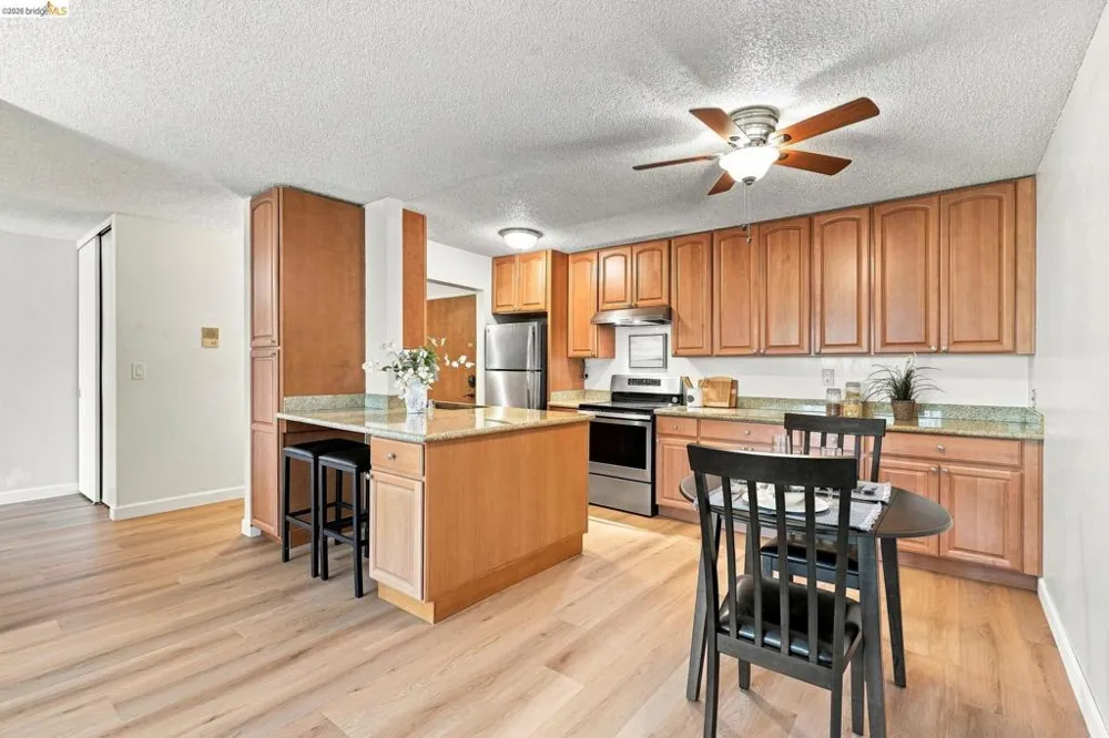 955 Shorepoint Court #208 Alameda, CA 94501