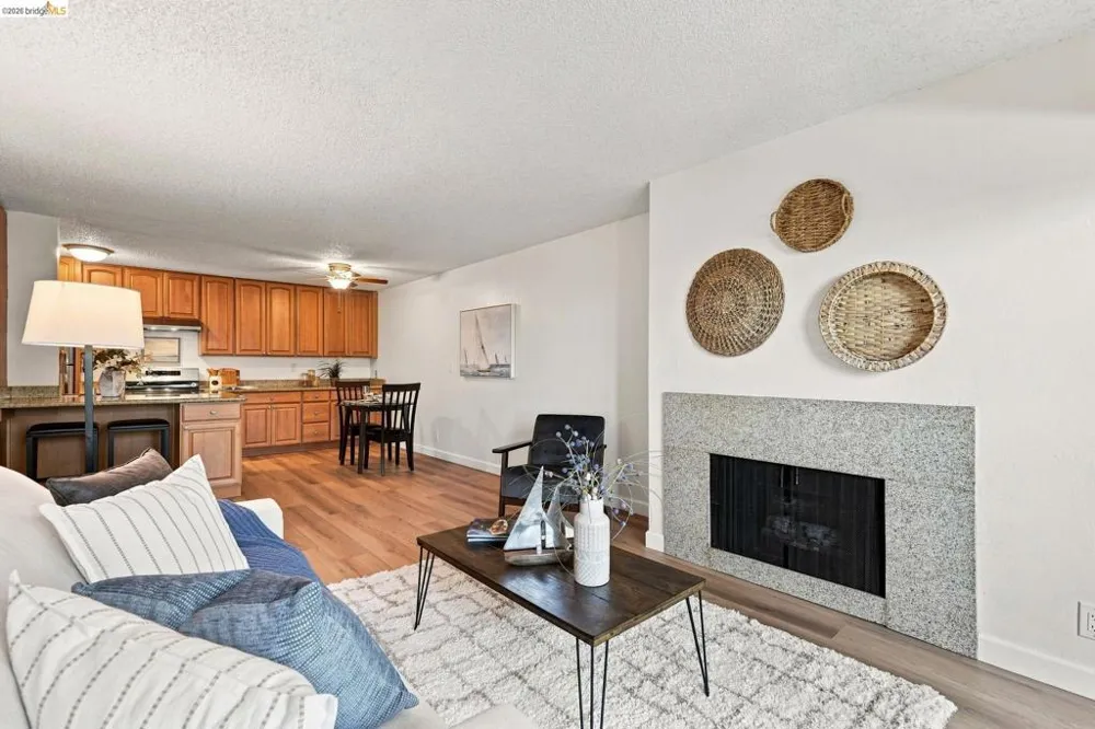 955 Shorepoint Court #208 Alameda, CA 94501