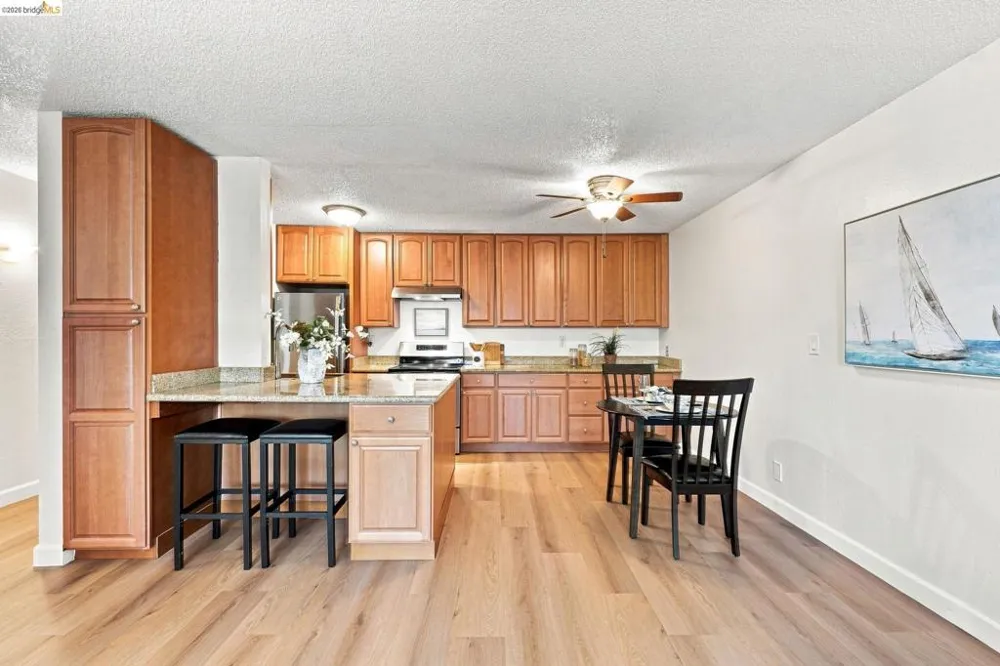 955 Shorepoint Court #208 Alameda, CA 94501