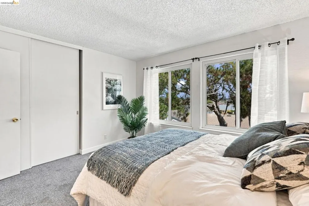 955 Shorepoint Court #208 Alameda, CA 94501