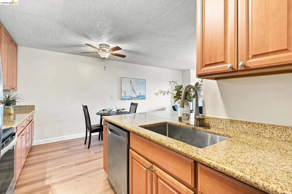 955 Shorepoint Court #208 Alameda, CA 94501