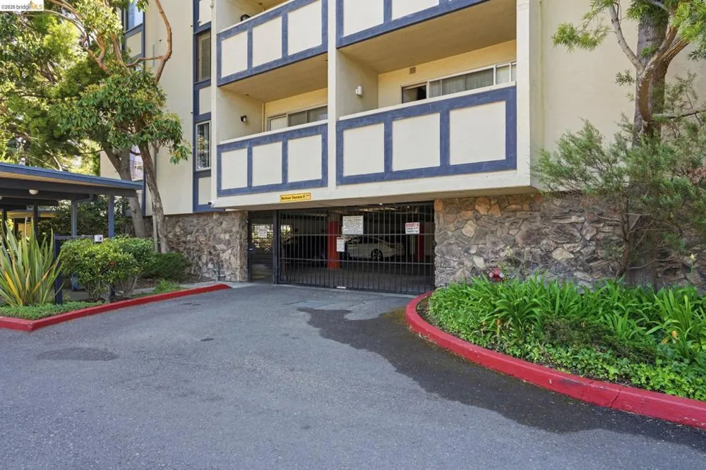 955 Shorepoint Court #208 Alameda, CA 94501